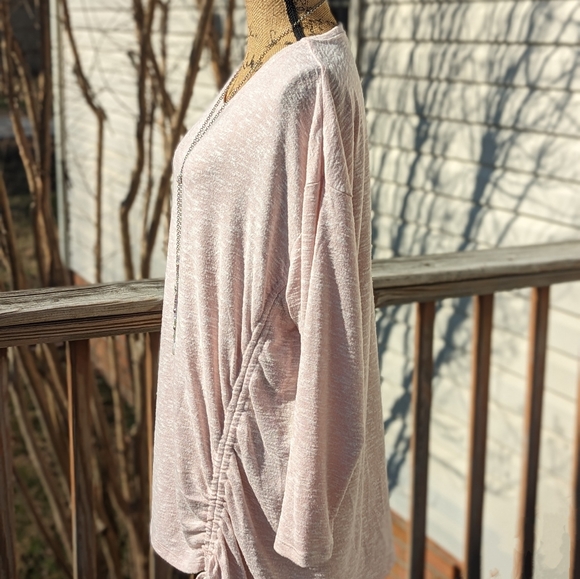 Heathered pink asymmetrical knit top - Picture 2 of 7